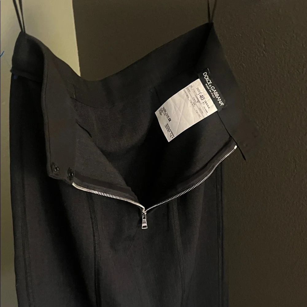 ๐ 1 hour sale. Dolce & Gabbana, EU 40 US 4, Classic Black Pencil Skirt - Picture 13 of 16